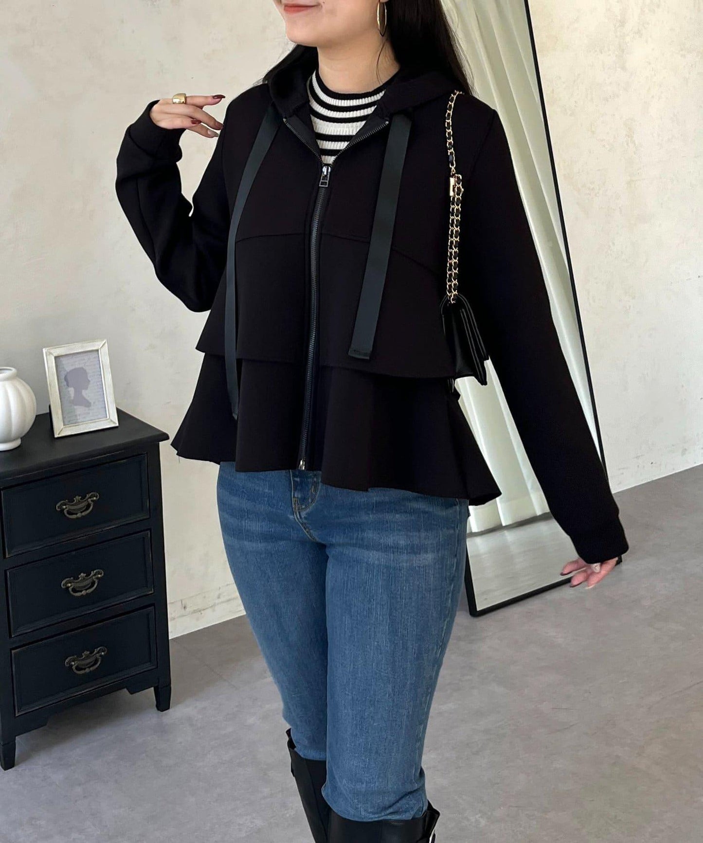 層疊荷葉邊拼接短款衛衣