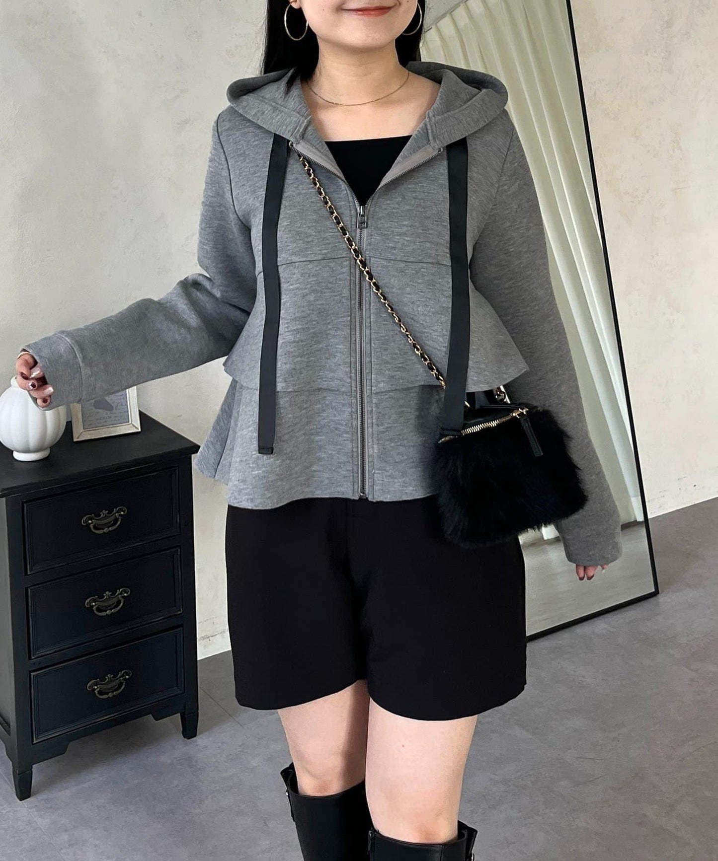 層疊荷葉邊拼接短款衛衣