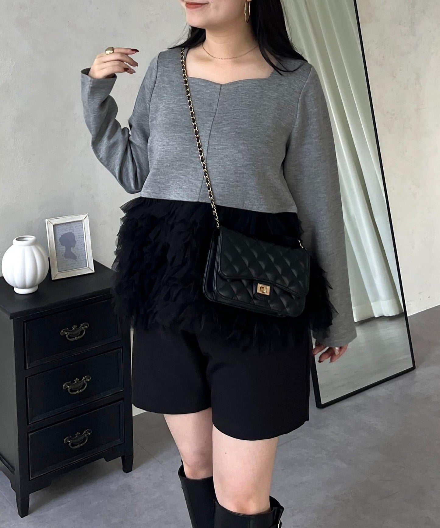 心形領口蓬鬆網紗荷葉邊上衣