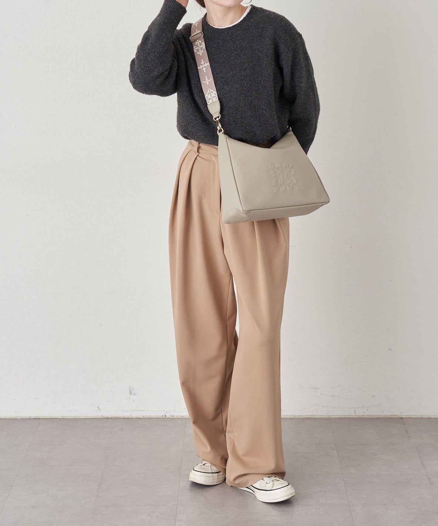 壓紋字母2WAY單肩斜挎包