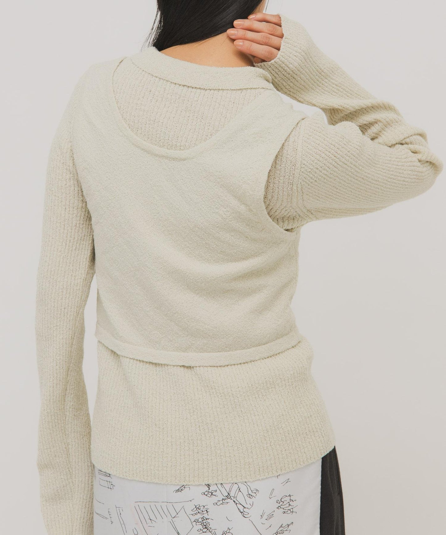 一部分色迷你圈圈紗疊穿針織襯衫