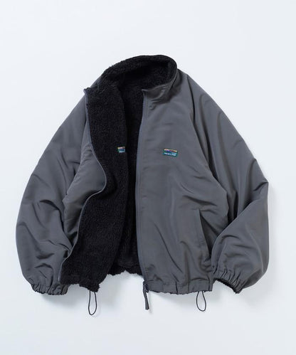 寬鬆版型尼龍抓絨可雙面穿立領夾克