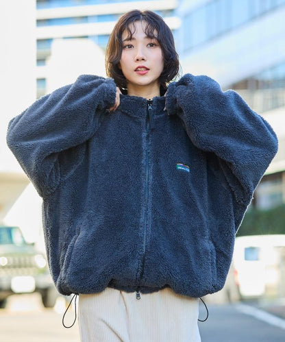 寬鬆版型尼龍抓絨可雙面穿立領夾克