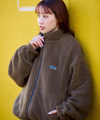 寬鬆版型尼龍抓絨可雙面穿立領夾克