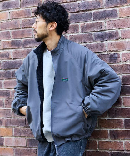 寬鬆版型尼龍抓絨可雙面穿立領夾克