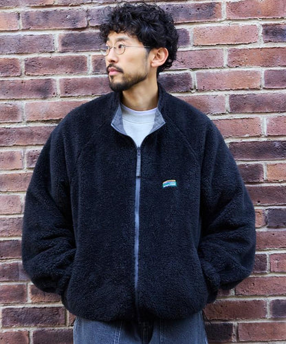 寬鬆版型尼龍抓絨可雙面穿立領夾克