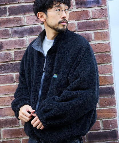 寬鬆版型尼龍抓絨可雙面穿立領夾克