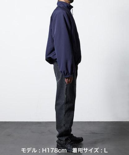 寬鬆版型尼龍抓絨可雙面穿立領夾克