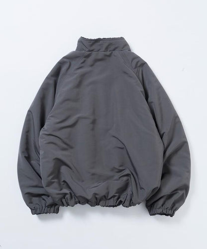 寬鬆版型尼龍抓絨可雙面穿立領夾克