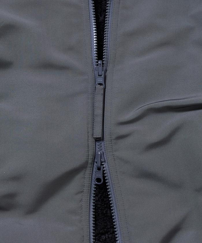 寬鬆版型尼龍抓絨可雙面穿立領夾克