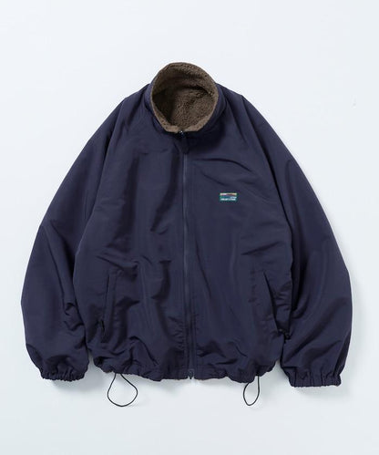 寬鬆版型尼龍抓絨可雙面穿立領夾克