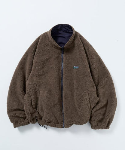 寬鬆版型尼龍抓絨可雙面穿立領夾克