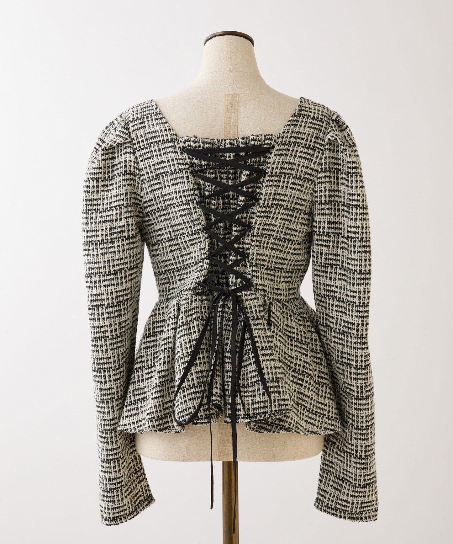 背部繫帶荷葉邊上衣