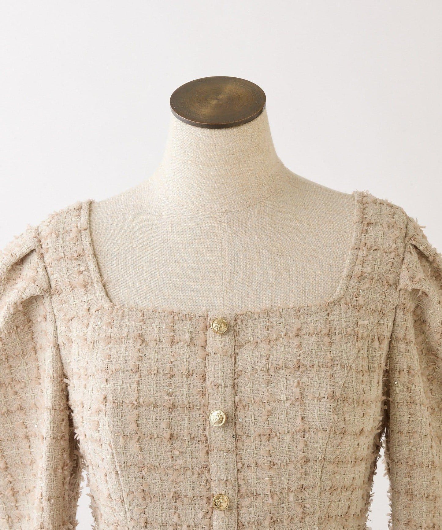 背部繫帶荷葉邊上衣