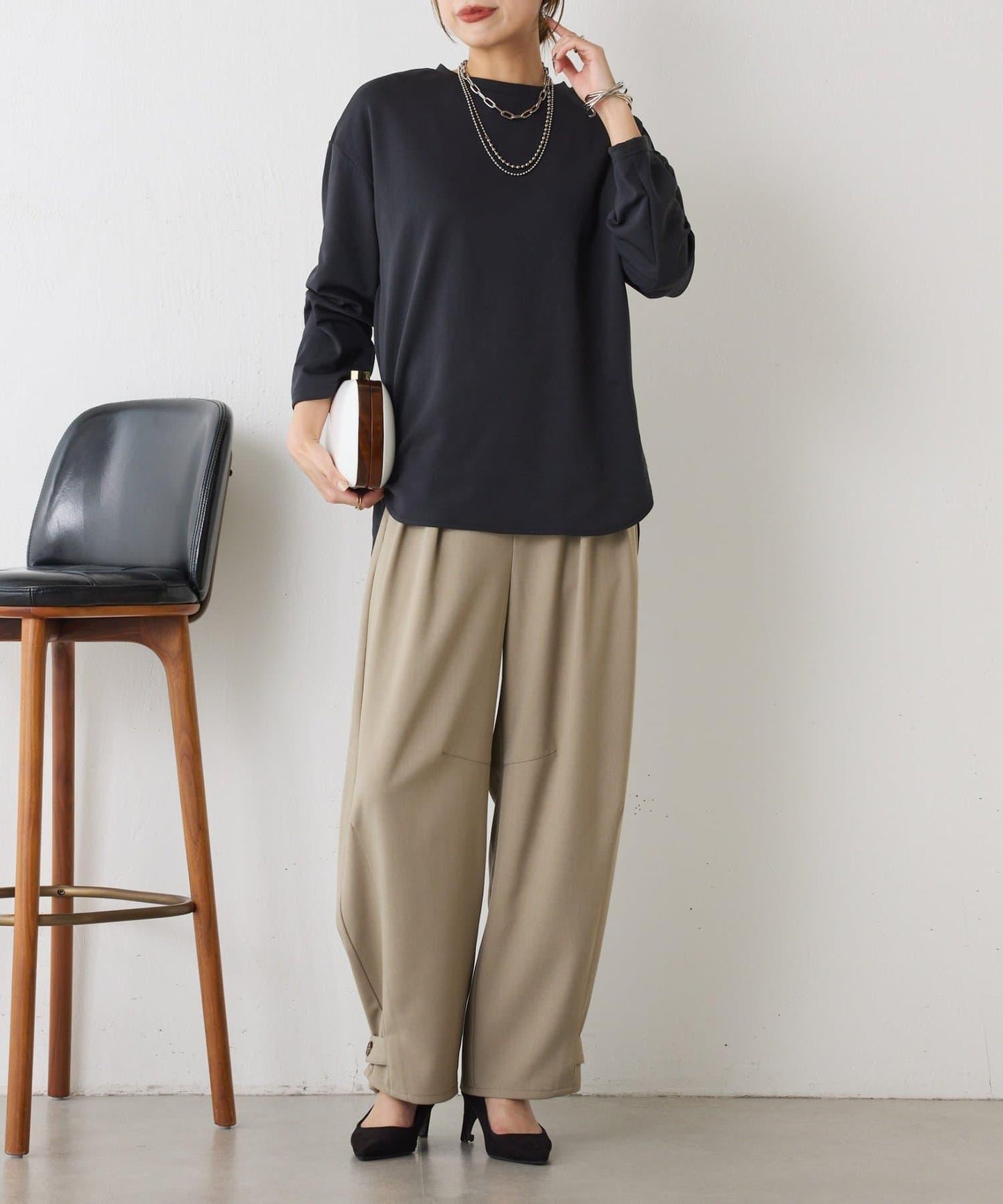 下襬圓弧彈力針織衫