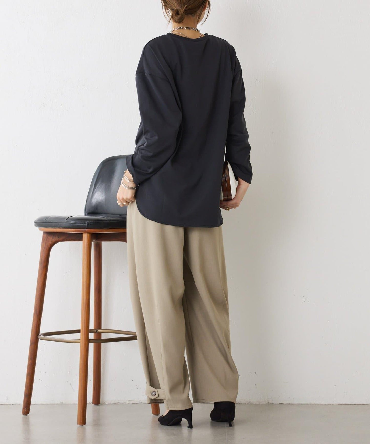 下襬圓弧彈力針織衫