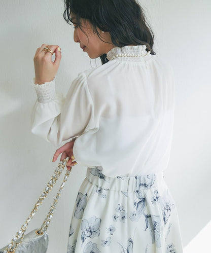 帶蝴蝶結領褶皺收腰襯衫