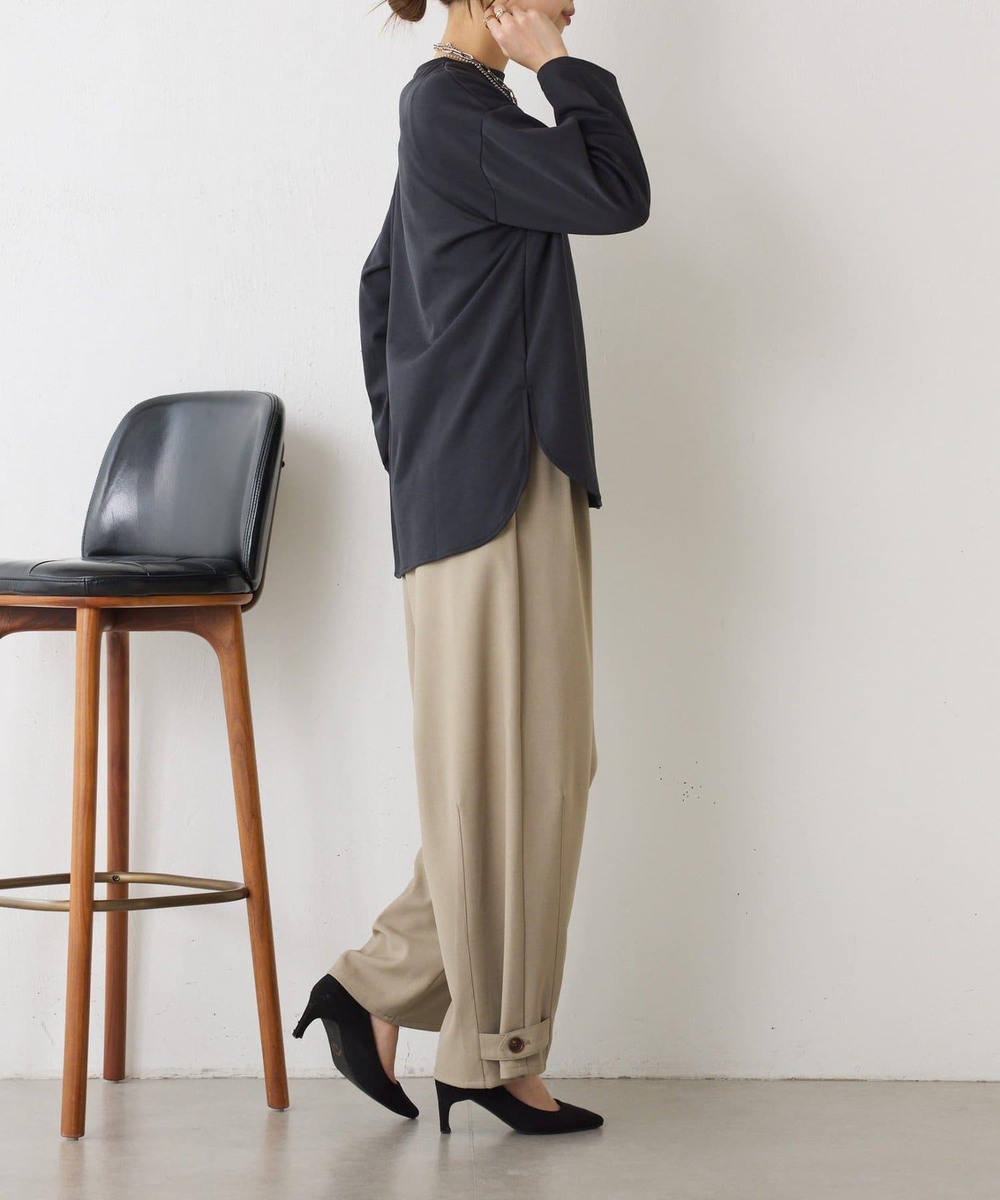 下襬圓弧彈力針織衫