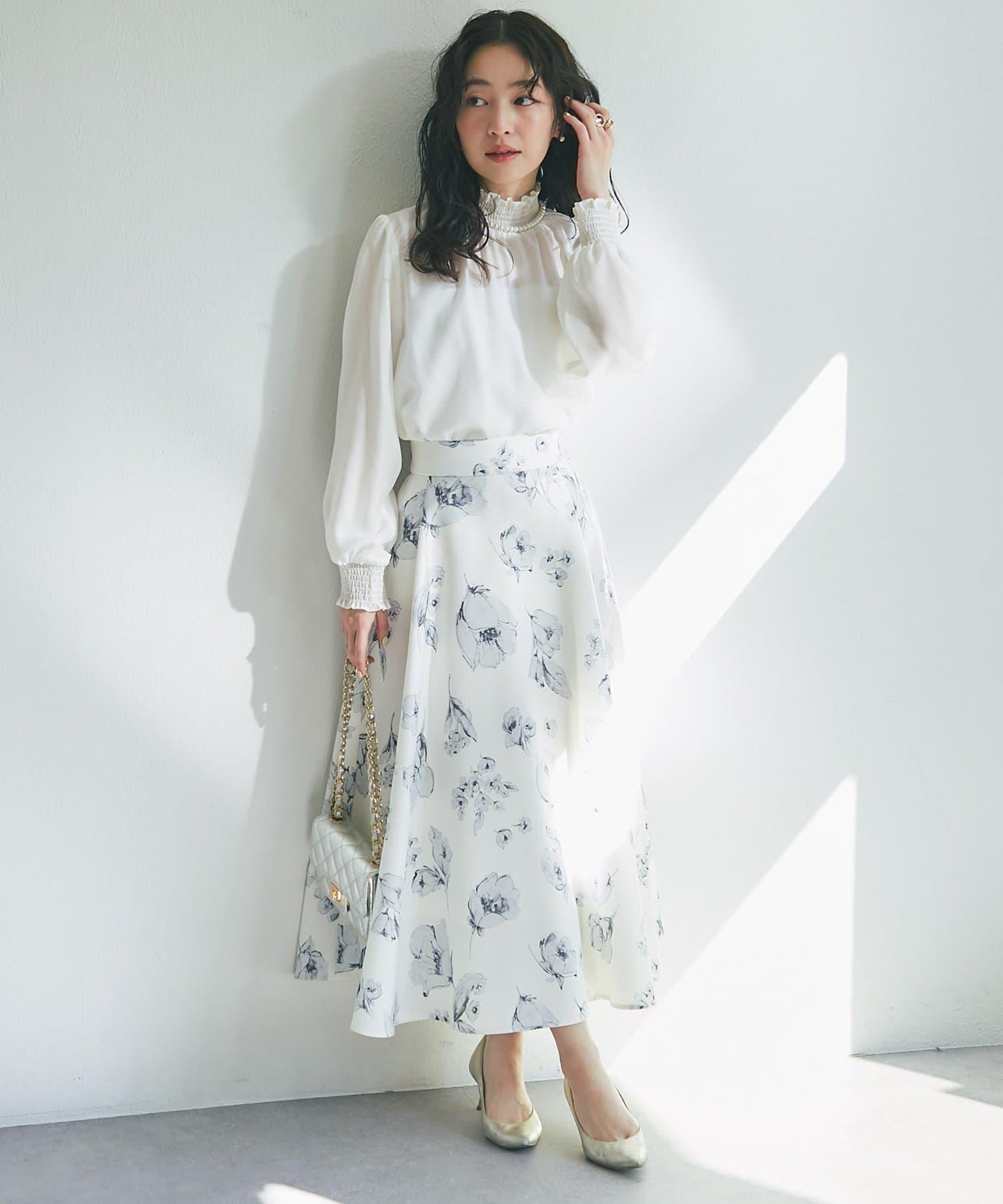 帶蝴蝶結領褶皺收腰襯衫