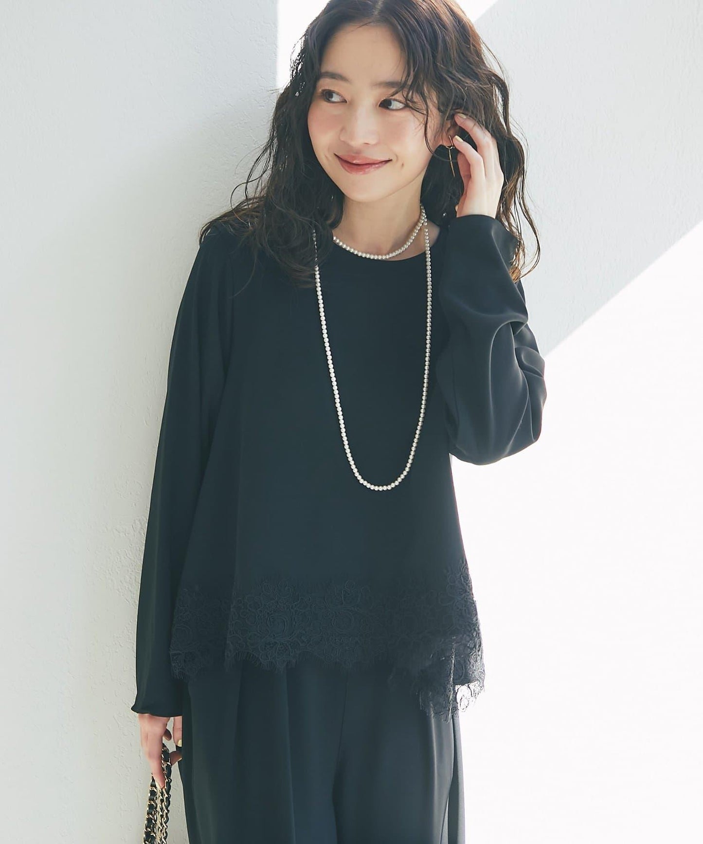 【RISA監修】下襬蕾絲襯衫+雙褶寬腿褲