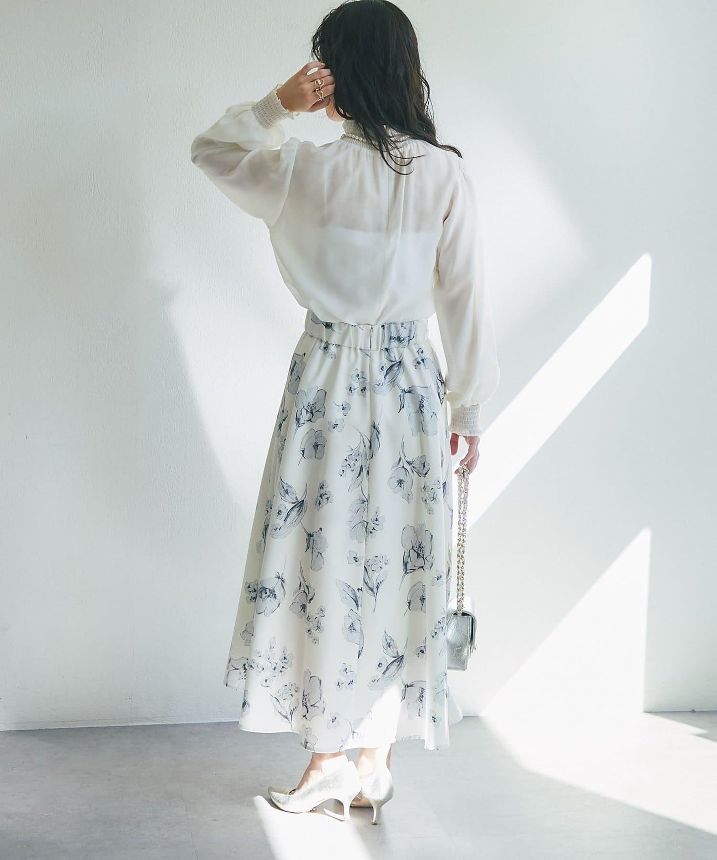 帶蝴蝶結領褶皺收腰襯衫