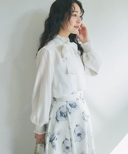 帶蝴蝶結領褶皺收腰襯衫