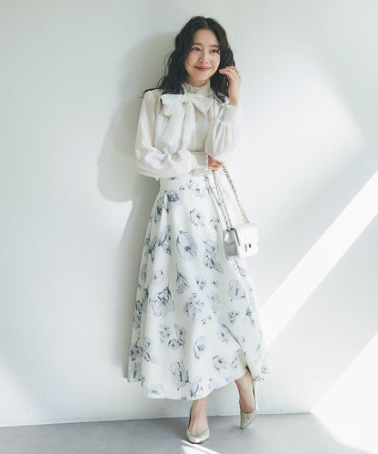 帶蝴蝶結領褶皺收腰襯衫