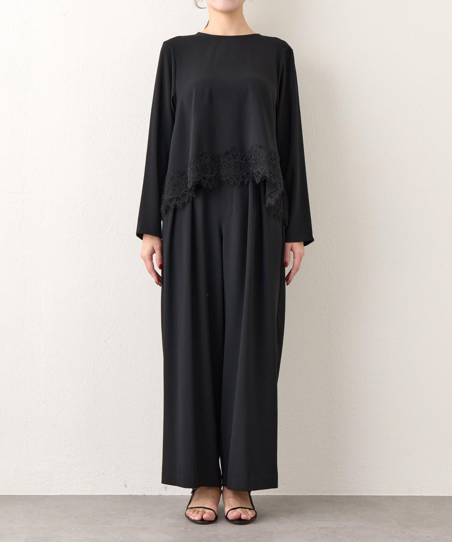 【RISA監修】下襬蕾絲襯衫+雙褶寬腿褲