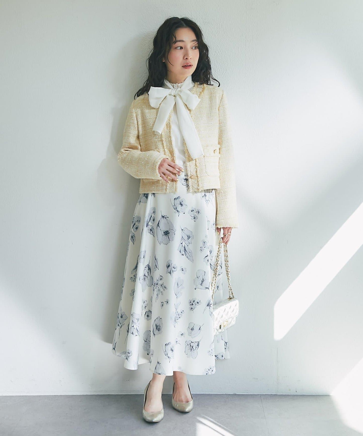 帶蝴蝶結領褶皺收腰襯衫