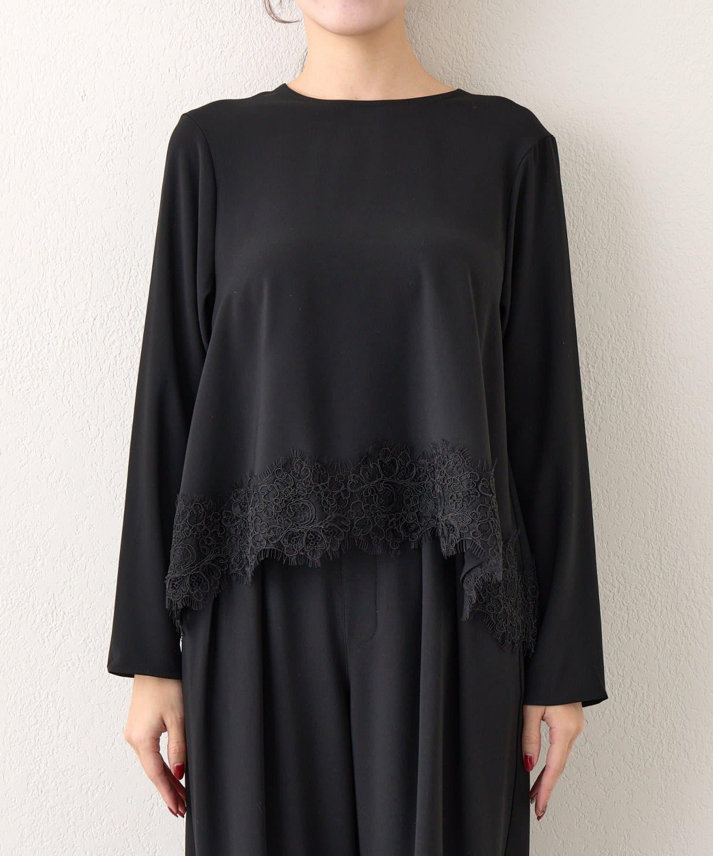 【RISA監修】下襬蕾絲襯衫+雙褶寬腿褲