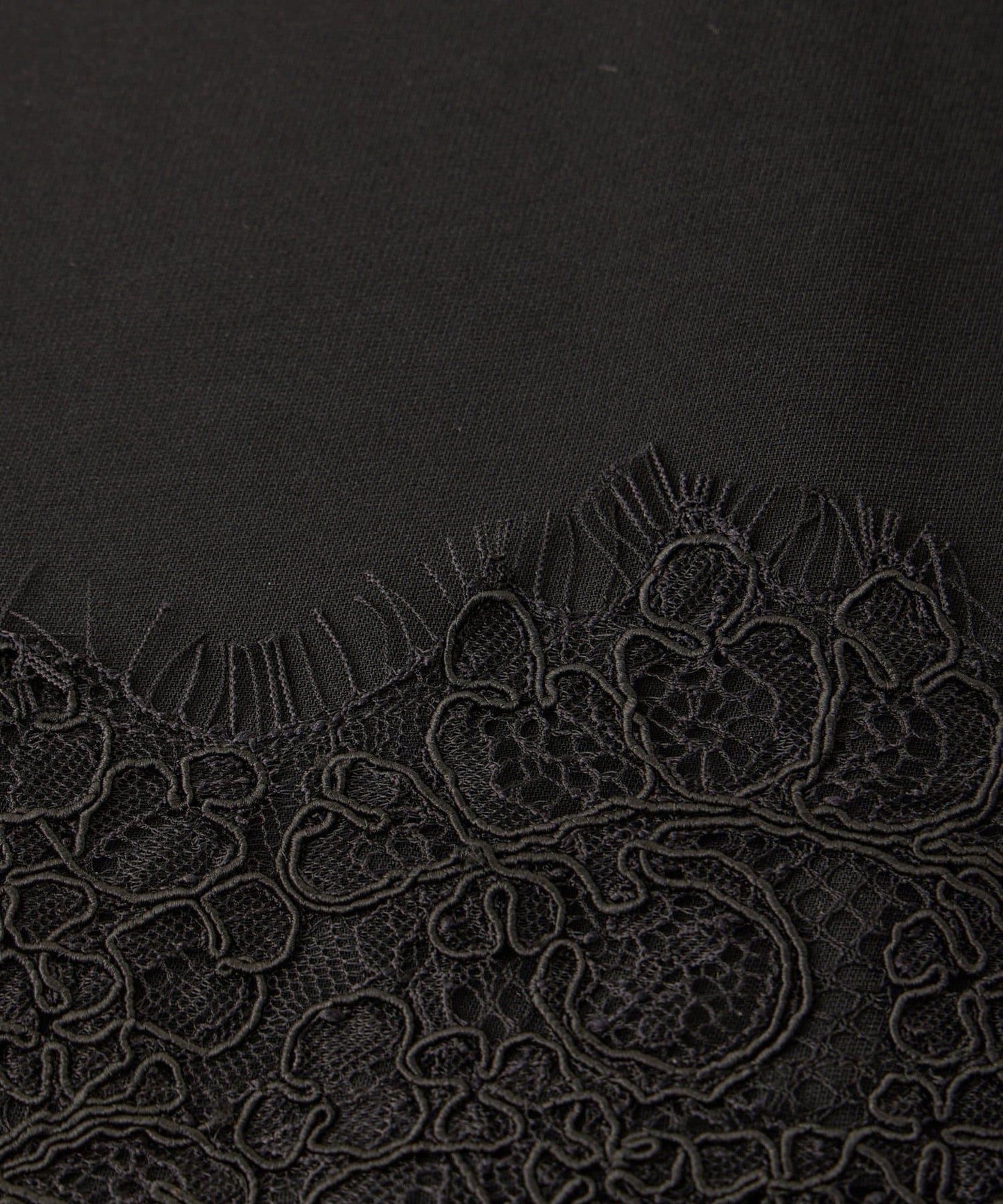 【RISA監修】下襬蕾絲襯衫+雙褶寬腿褲