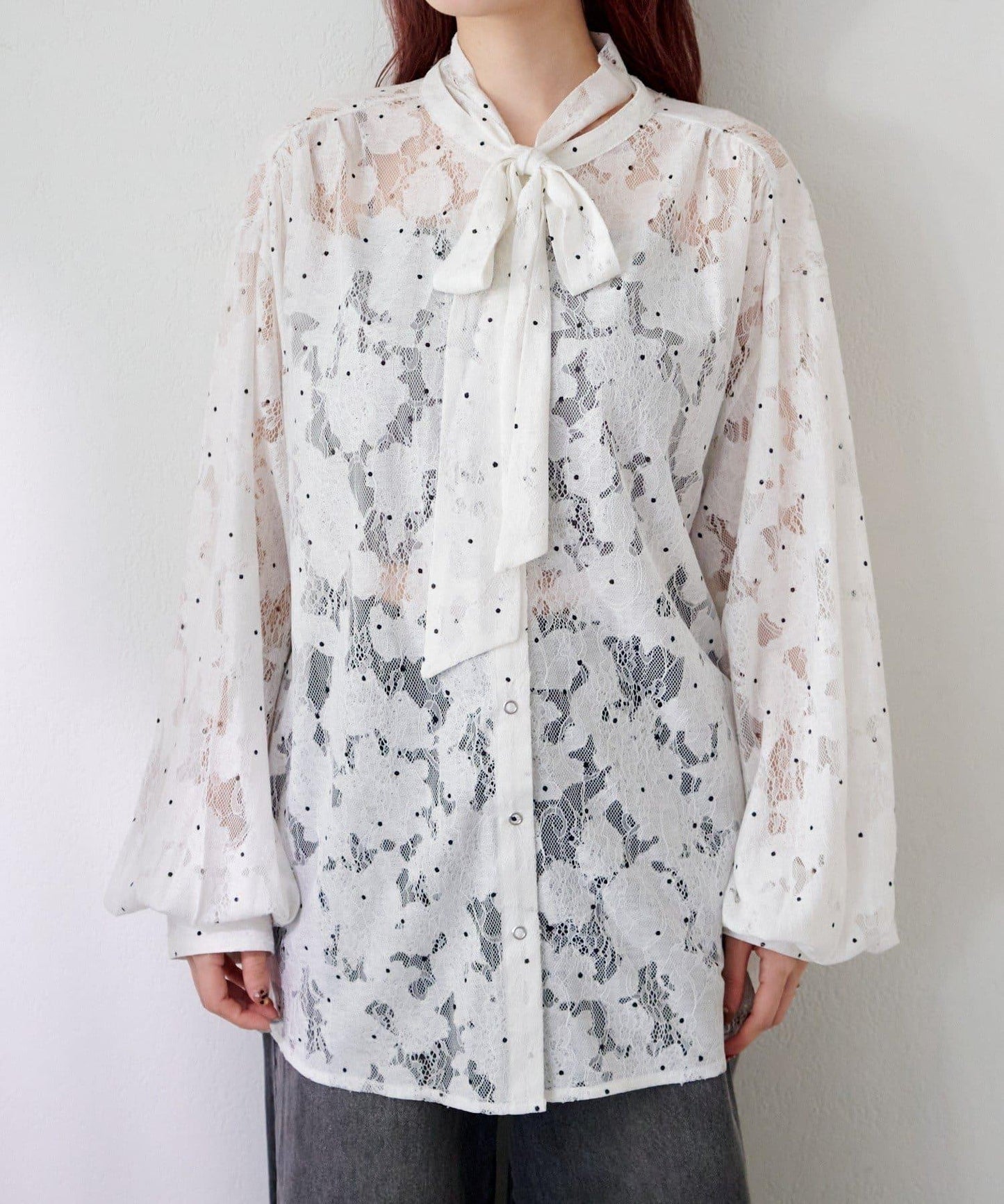 波點蕾絲蝴蝶結領襯衫