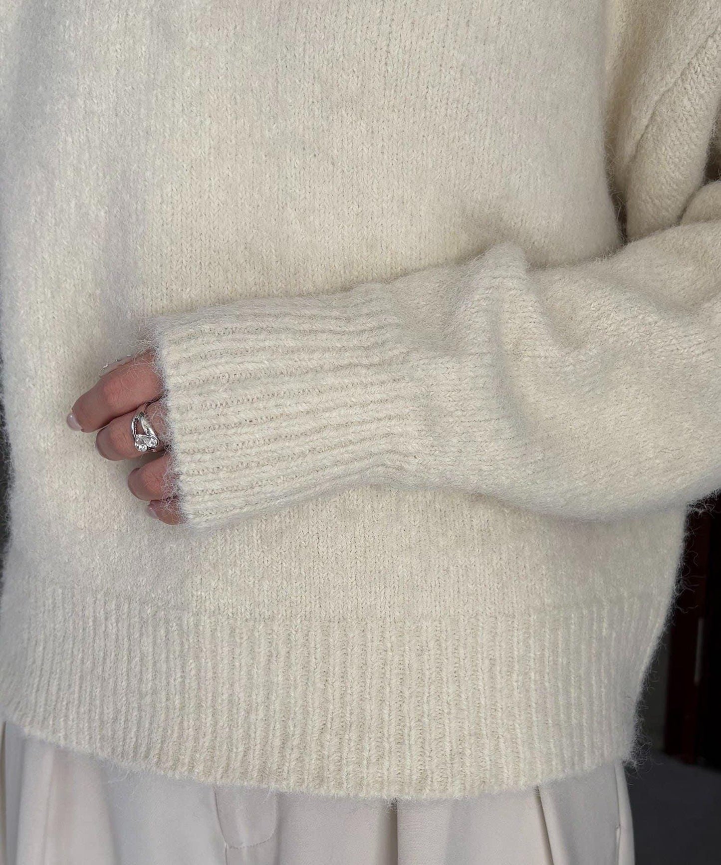 蕾絲裝飾針織衫