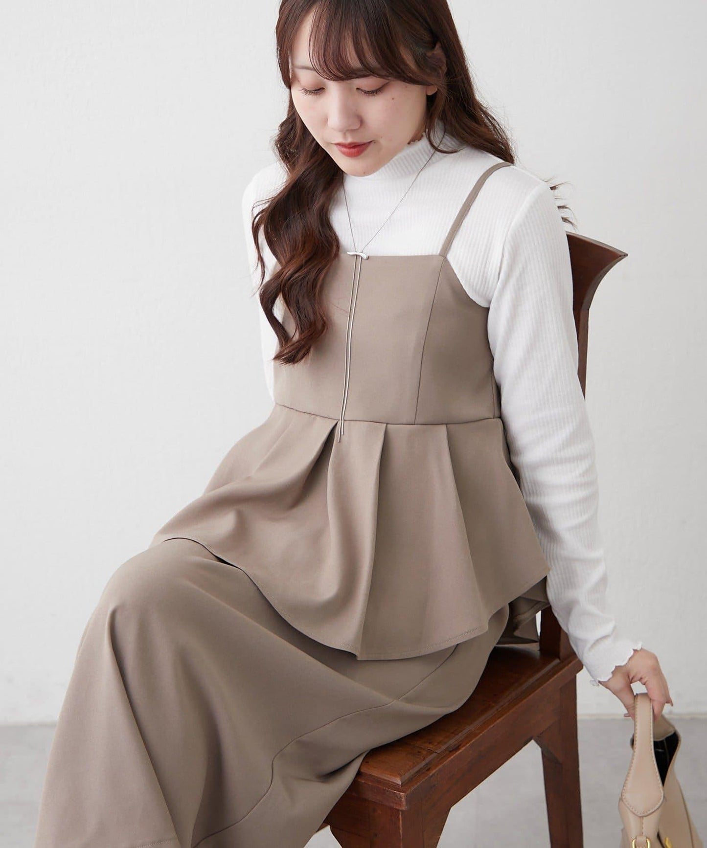 【2件套】羅紋內搭&荷葉邊吊帶連衣裙