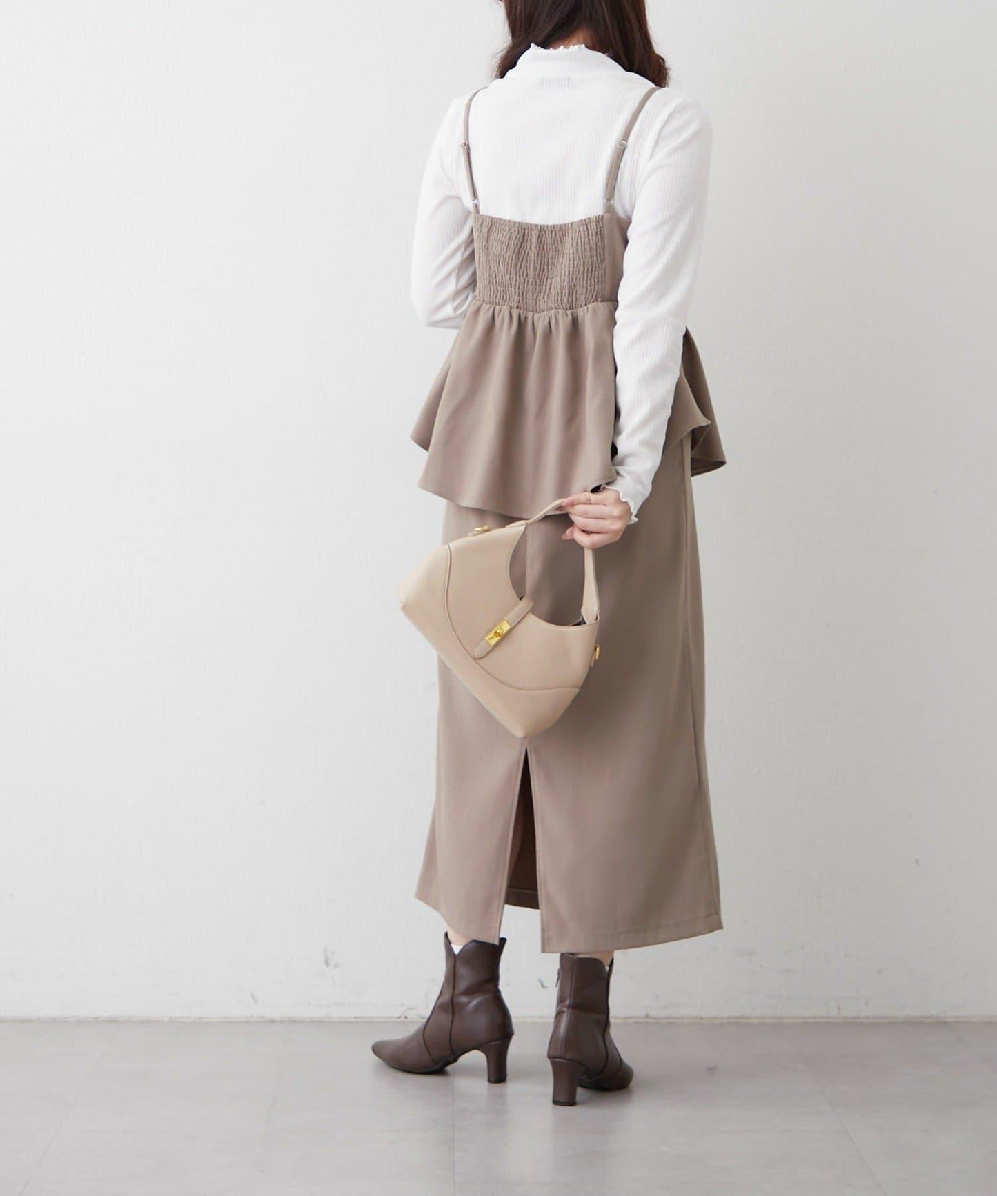 【2件套】羅紋內搭&荷葉邊吊帶連衣裙