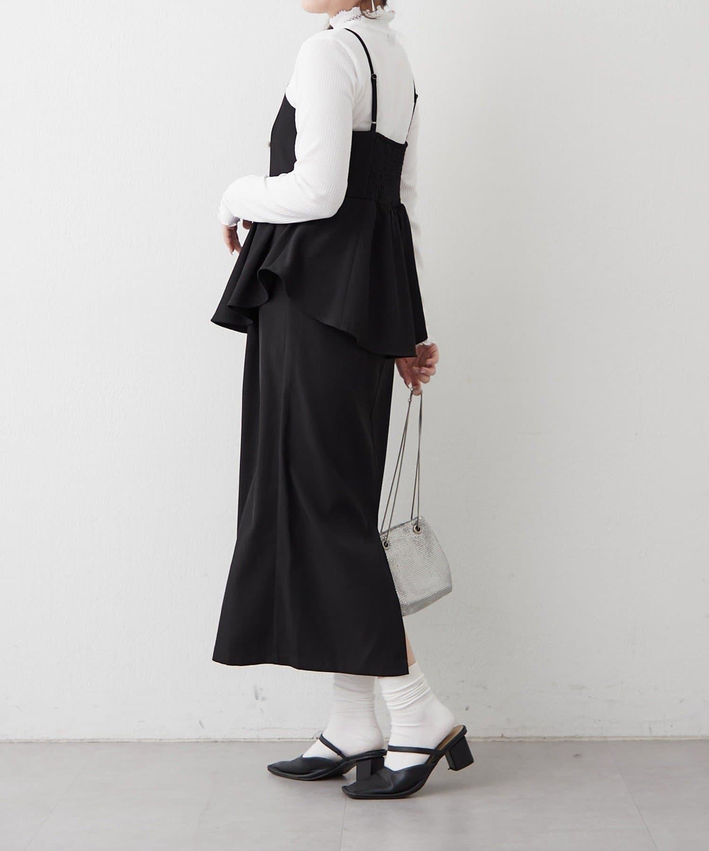 【2件套】羅紋內搭&荷葉邊吊帶連衣裙