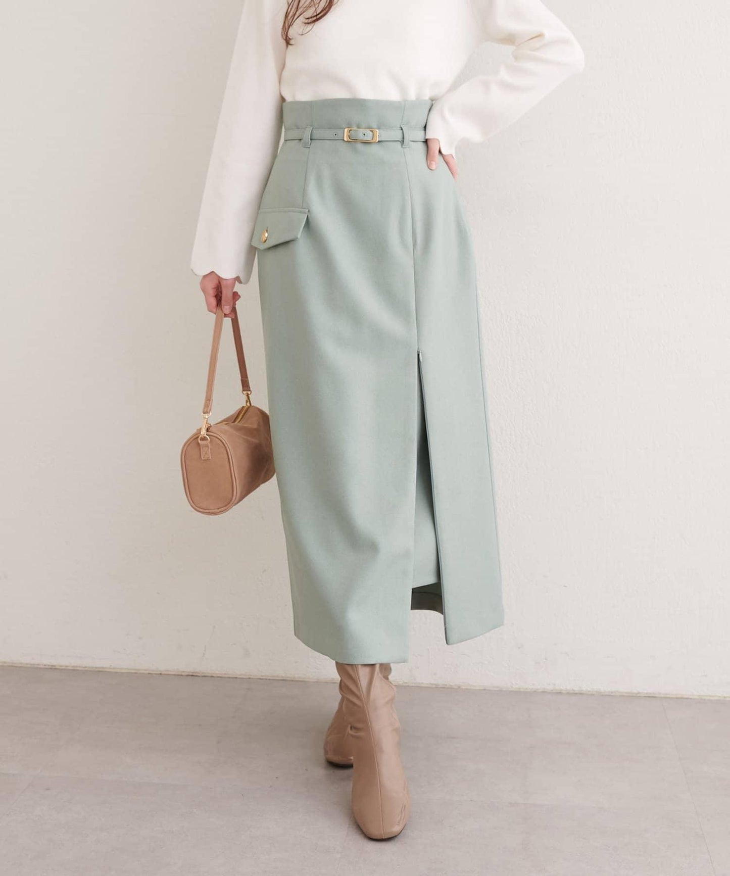 配腰帶修身半身裙