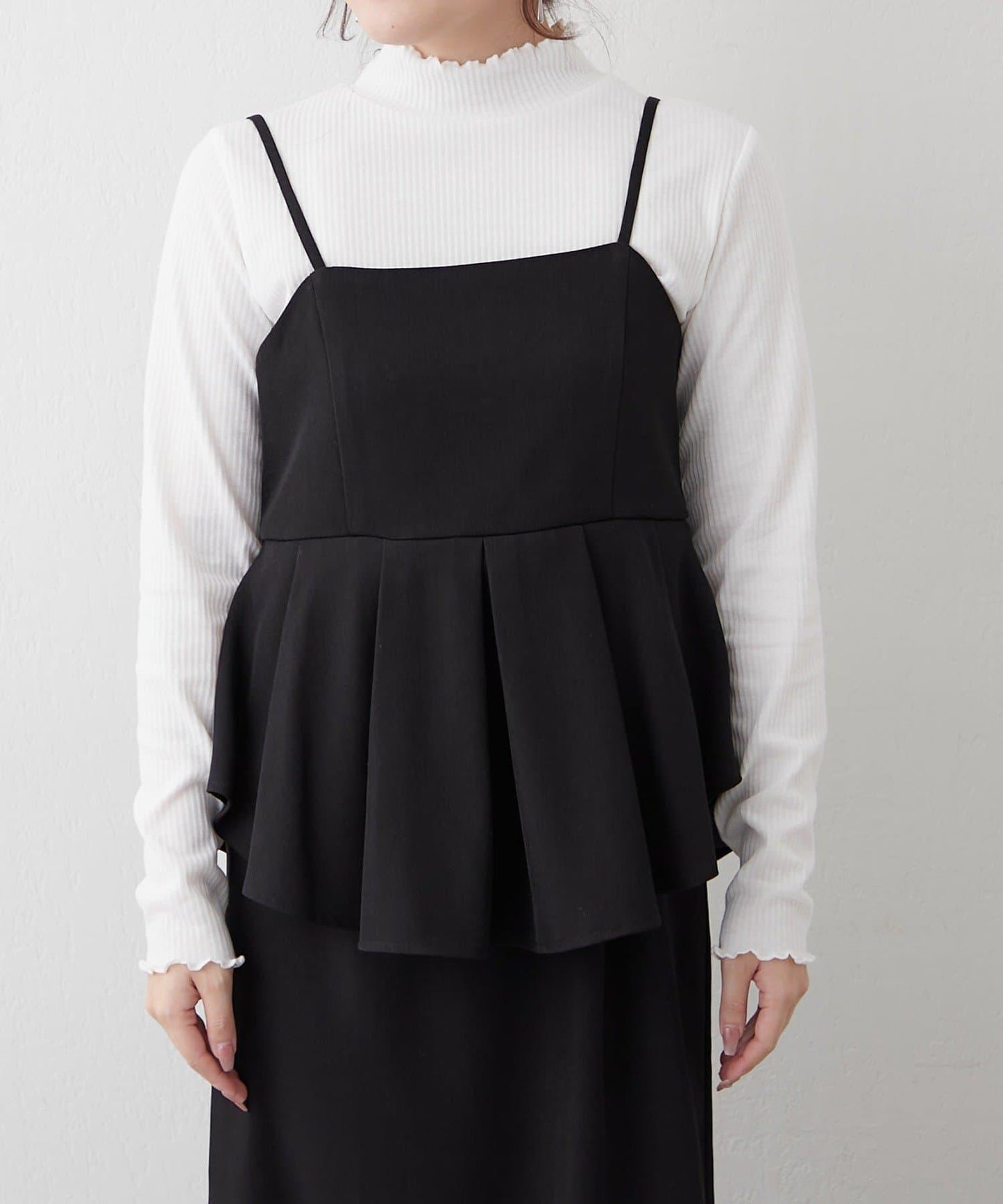 【2件套】羅紋內搭&荷葉邊吊帶連衣裙