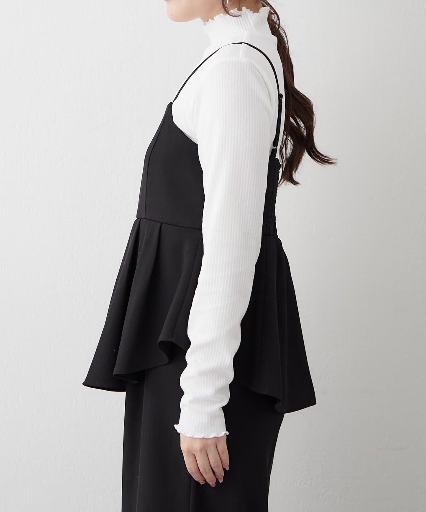 【2件套】羅紋內搭&荷葉邊吊帶連衣裙