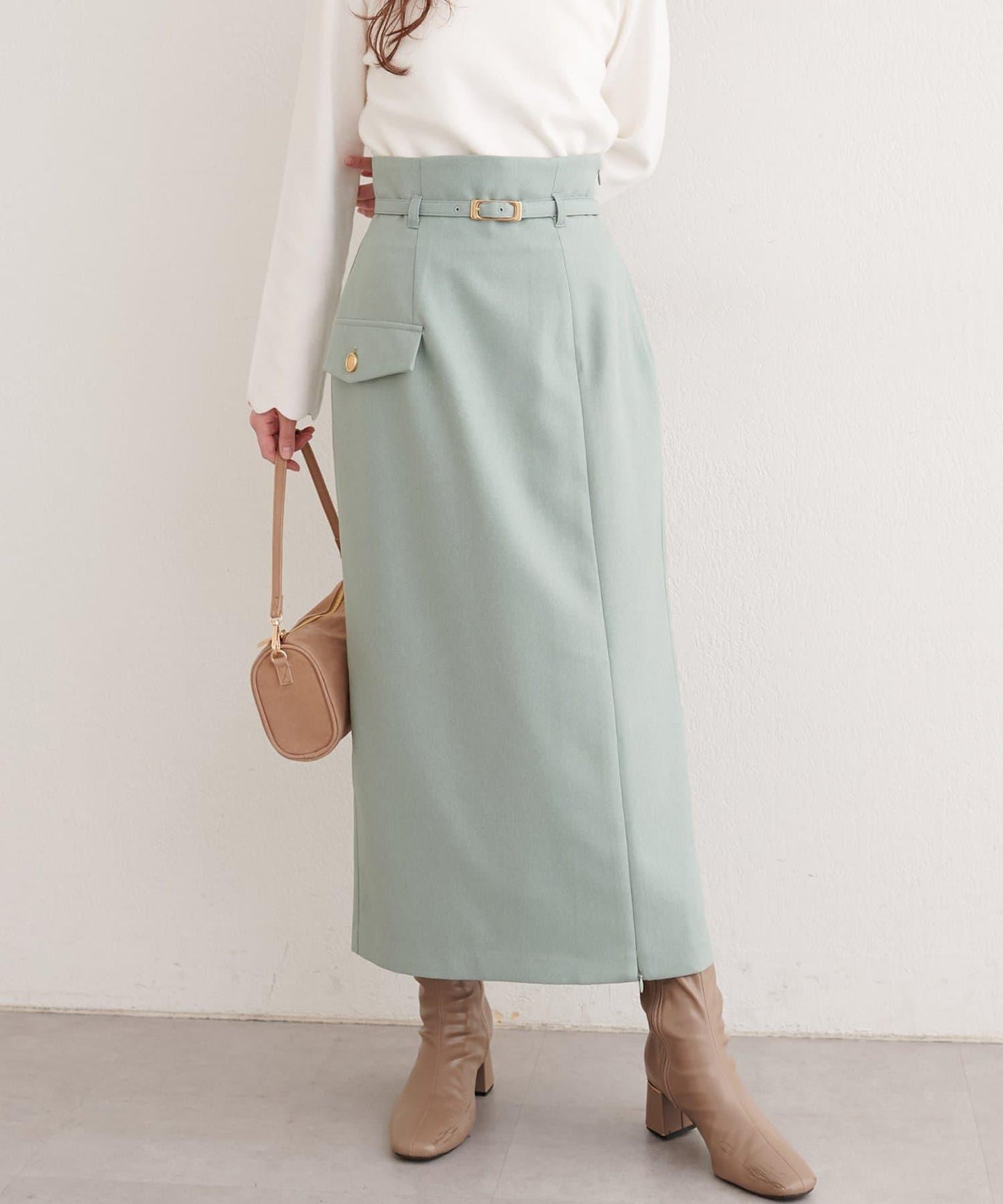 配腰帶修身半身裙