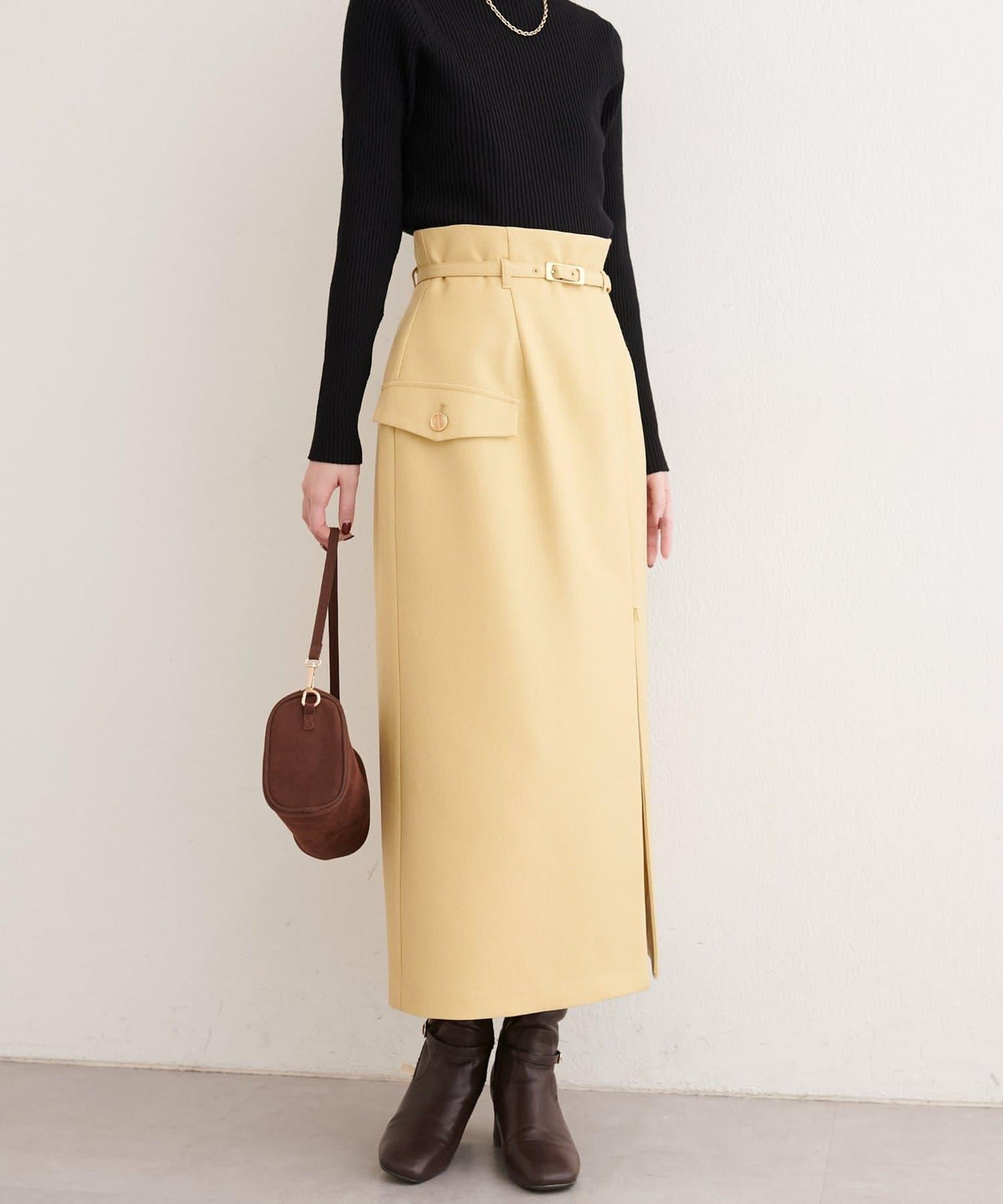 配腰帶修身半身裙