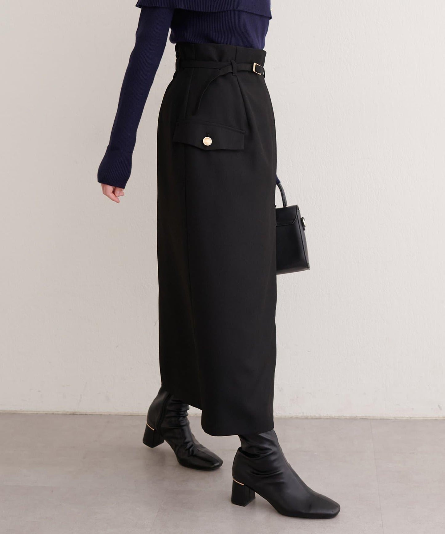 配腰帶修身半身裙