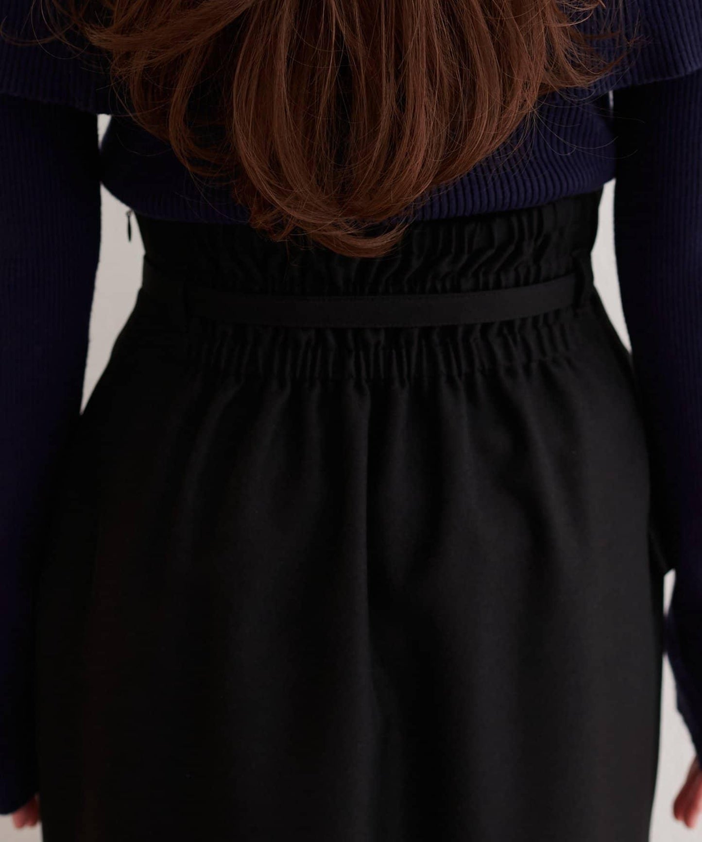 配腰帶修身半身裙