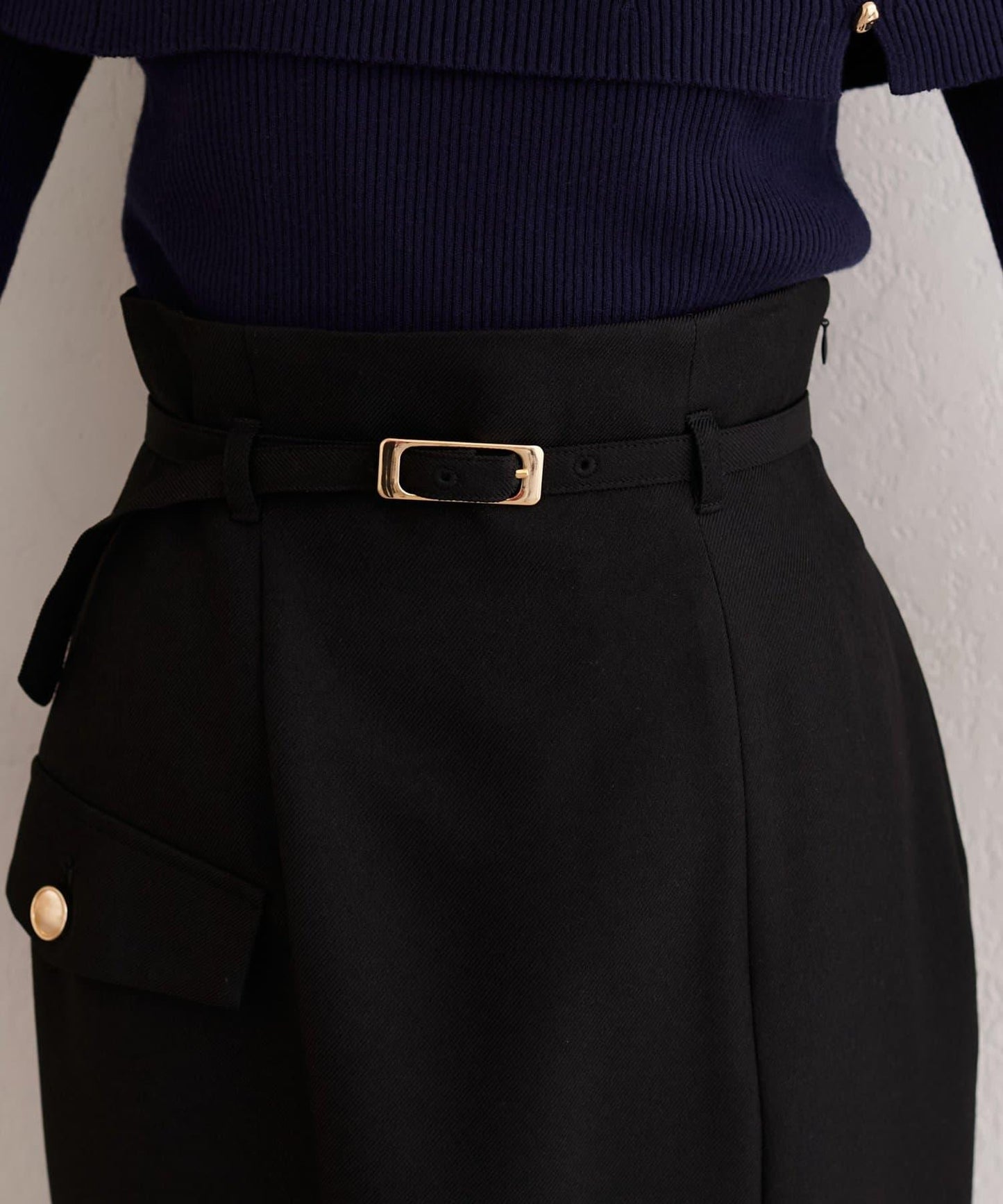 配腰帶修身半身裙