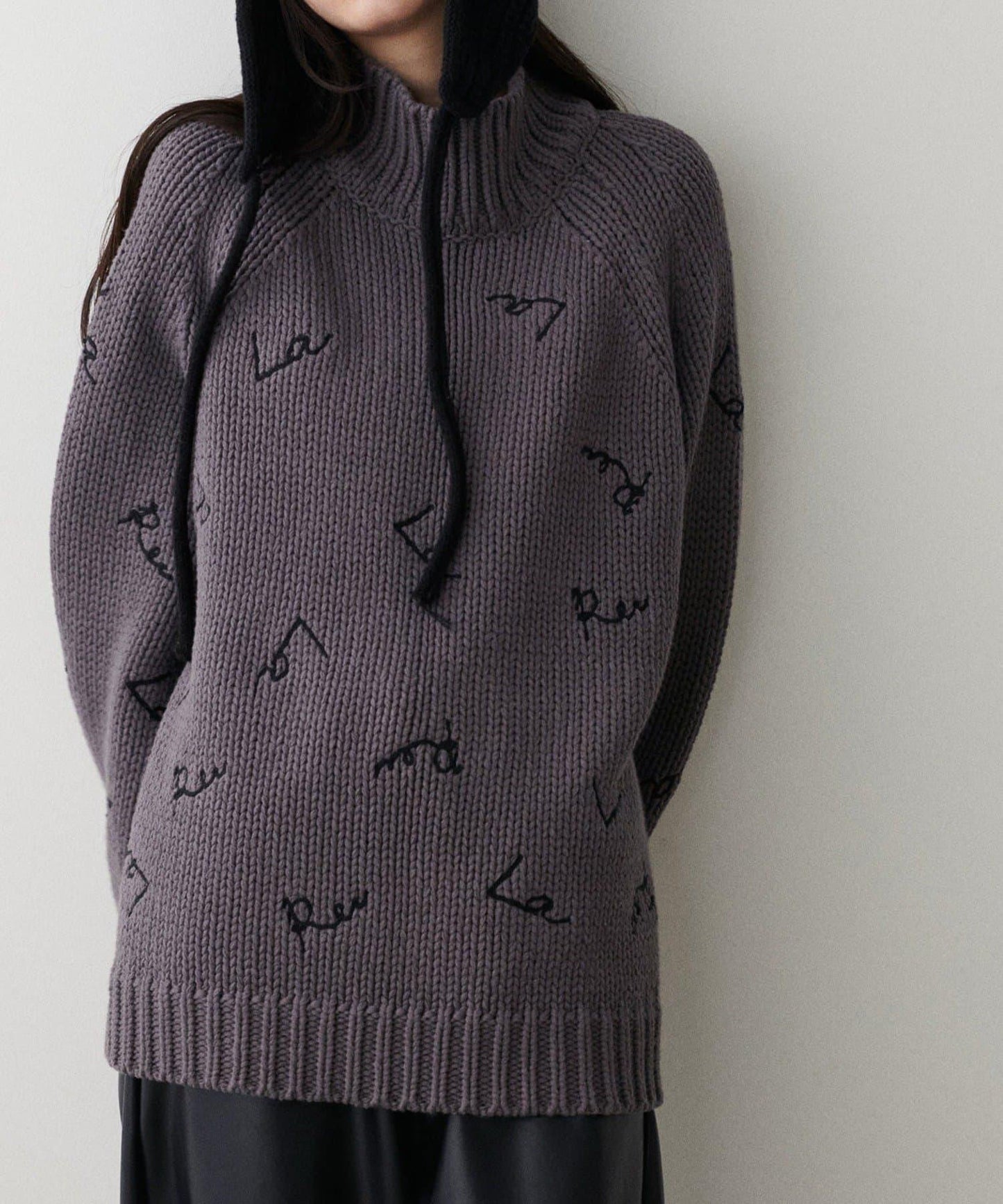 【LARUTA】手寫風格logo刺繡針織衫