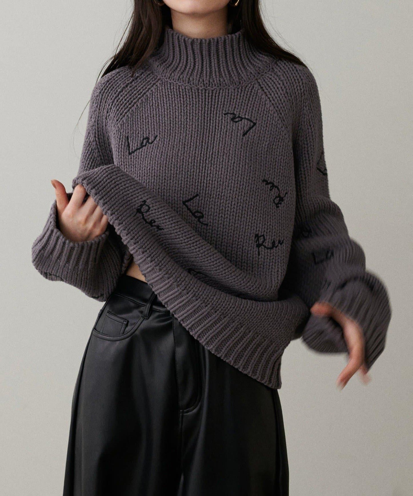 【LARUTA】手寫風格logo刺繡針織衫