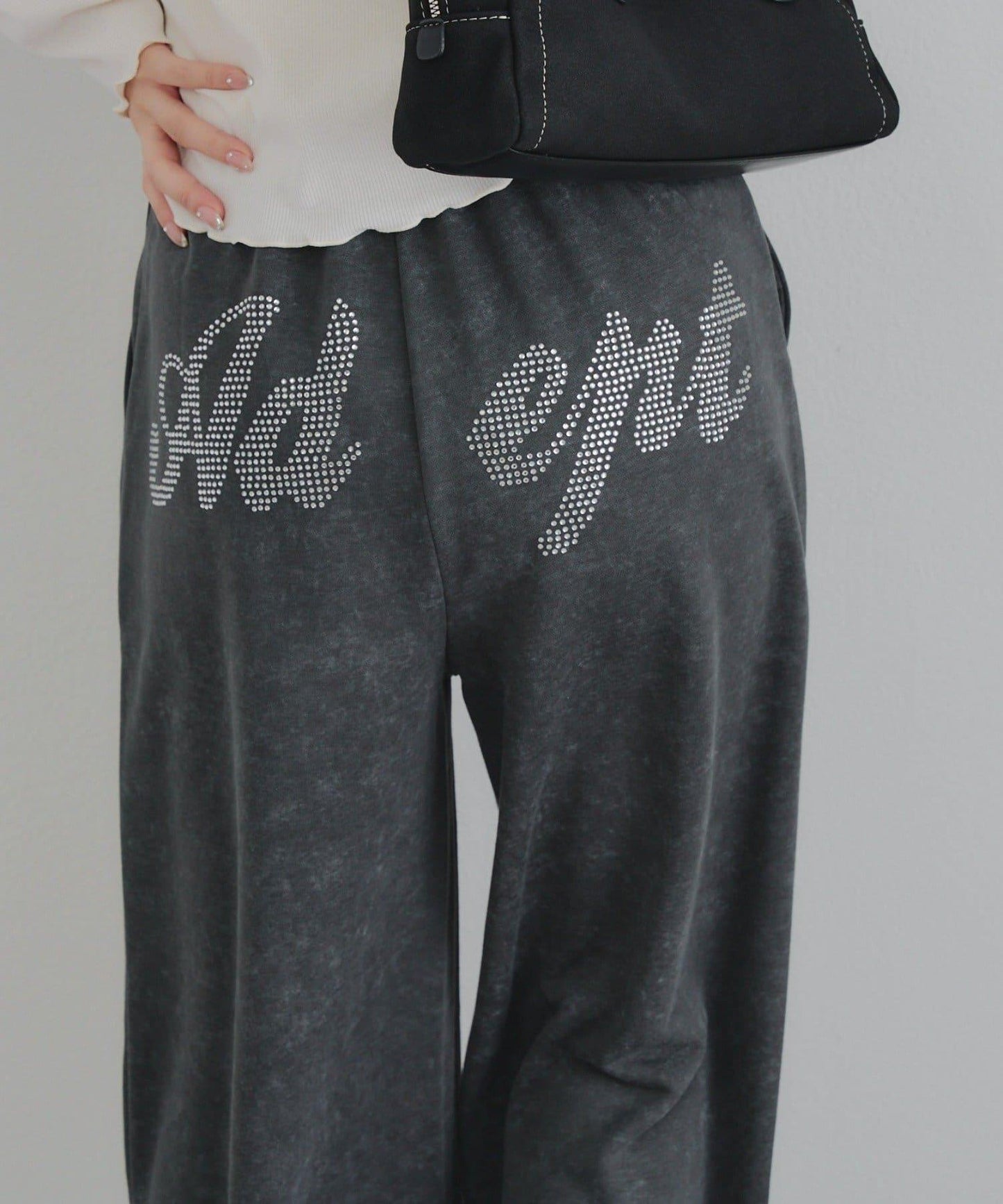 【SETUP】背部標誌水鑽裝飾休閒褲