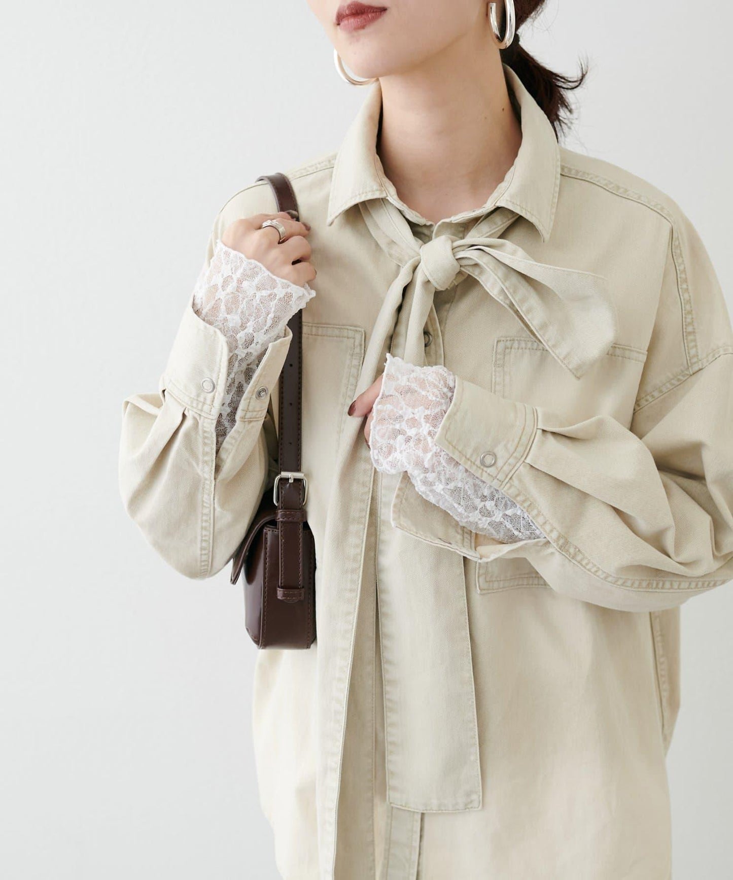 蕾絲拼接長袖T恤