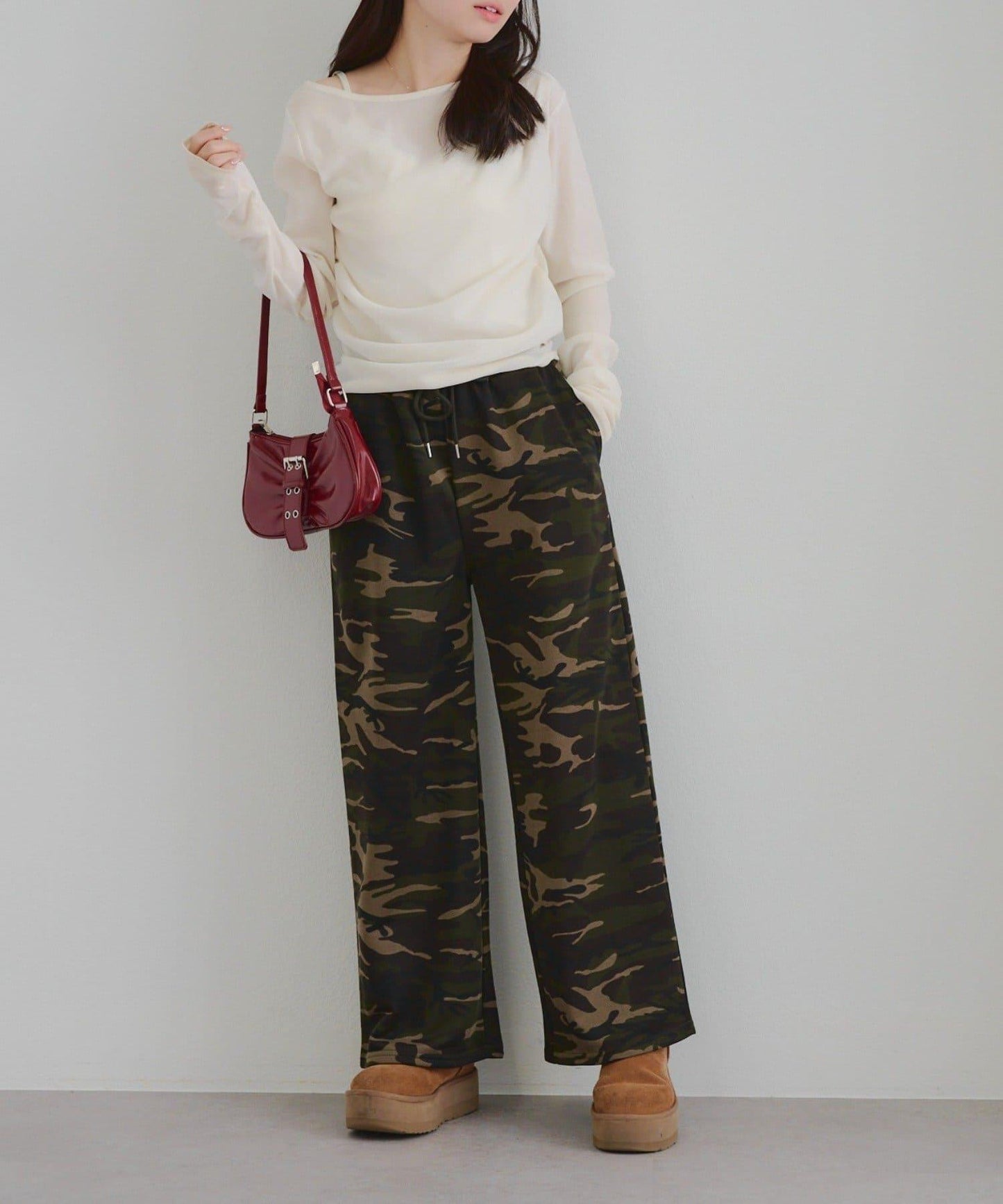 【SETUP】背部標誌水鑽裝飾休閒褲