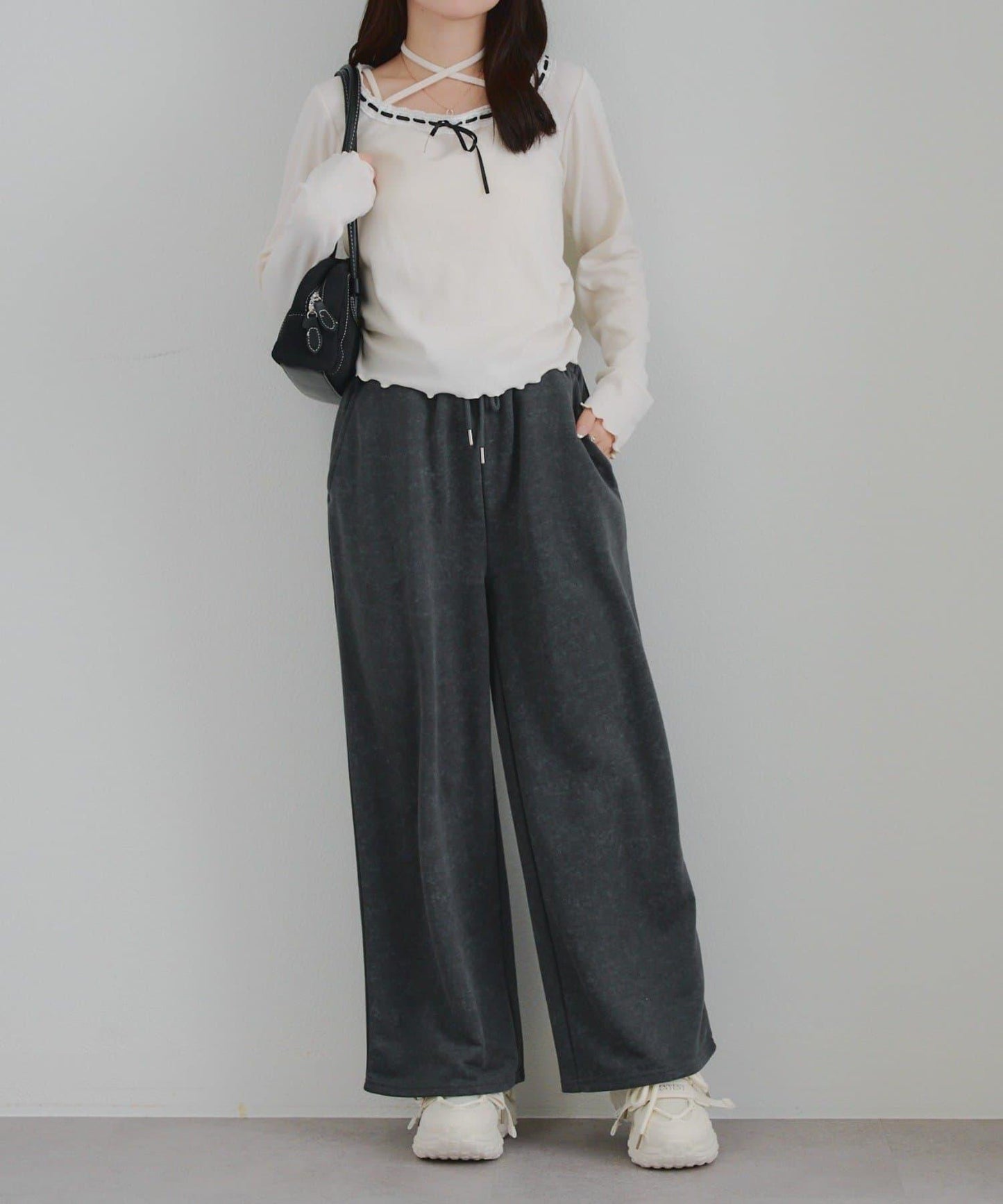 【SETUP】背部標誌水鑽裝飾休閒褲